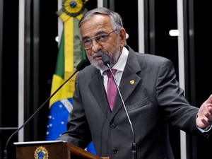 Senador João Capiberibe (PSB-AP) afirma que o fim do voto secreto tem "“vital importância"” para o fim da impunidade no Brasil (Foto: Geraldo Magela/Agência Senado)