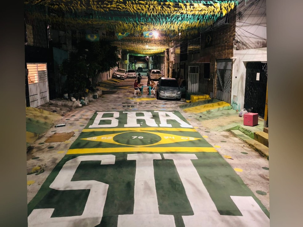 Parte da decoração para a Copa da Rua Camélia, em Fortaleza. — Foto: Reprodução