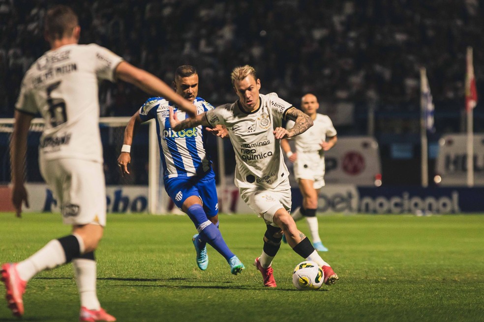 Confira as notas dos jogadores do Corinthians no empate contra o Avaí