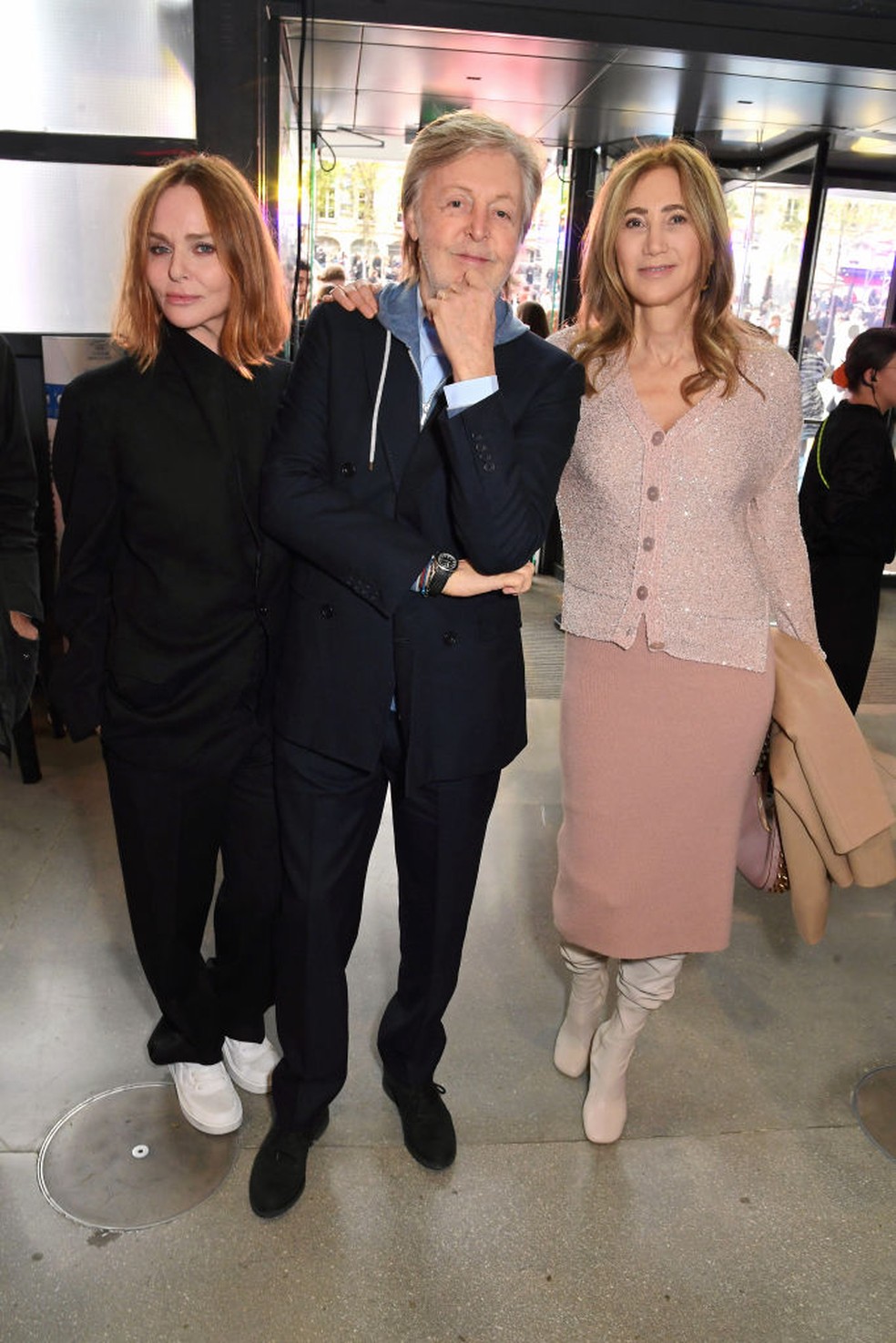 Paul McCartney ao lado de Stella e Nancy Shevell — Foto: Getty images