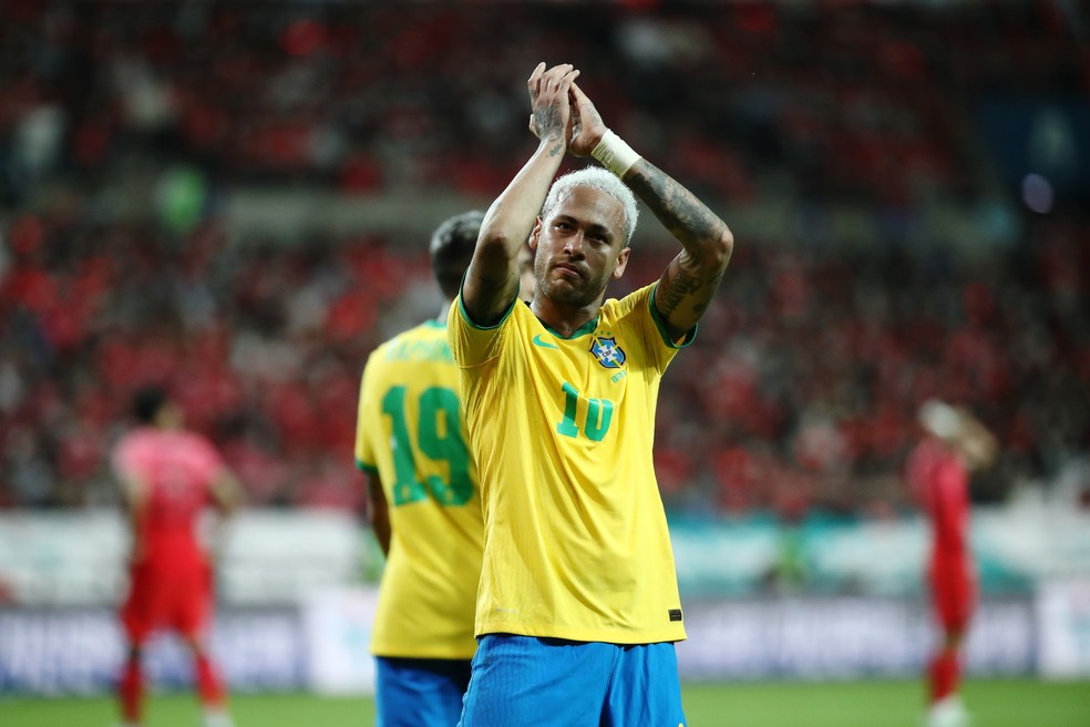 Brasil de Neymar goleou a Coreia do Sul no último encontro entre as seleções, em junho deste ano — Foto: Chung Sung-Jun/Getty Images