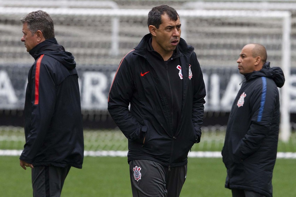 Demissão de Diniz faz Carille alertar elenco do Corinthians sobre mudanças no Fluminense