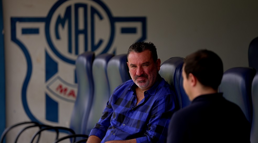 Guilherme Alves, ex-jogador e atual técnico do Marília — Foto: Globo