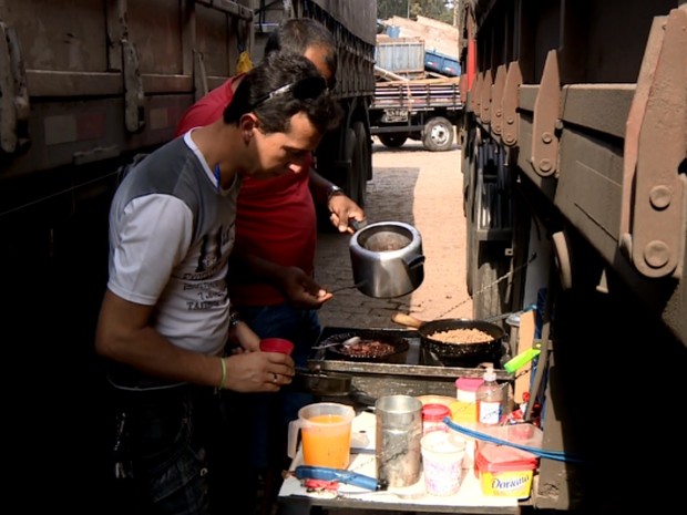 Image result for cozinha de caminhão