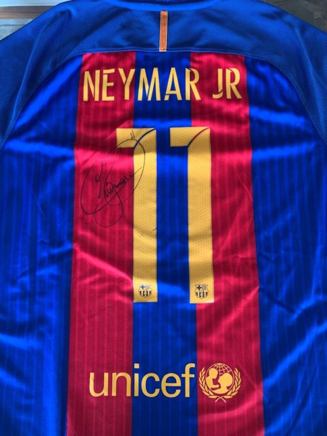 Camiseta do Neymar em leilão do agro (Foto: Divulgação)