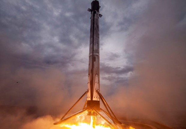 O "booster", ou propulsor, é a parte do foguete que fornece energia para tirá-lo do chão na hora do lançamento (Foto: SpaceX)