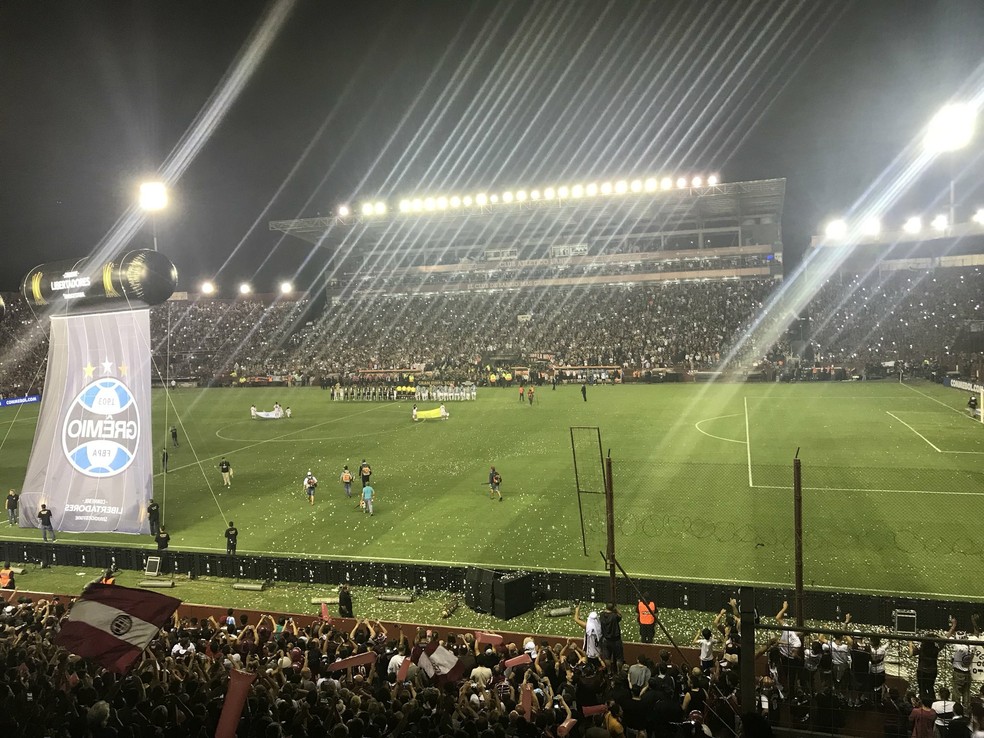 Lanús reclama de danos na final da Libertadores  (Foto: Eduardo Moura/GloboEsporte.com)