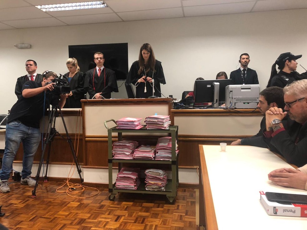 Juíza faz leitura da sentença do caso Bernardo após júri em 2019 — Foto: g1