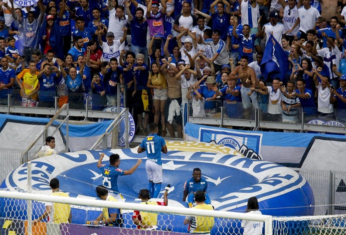 Vitória estabelece novo recorde de invencibilidade da Raposa no Brasileiro