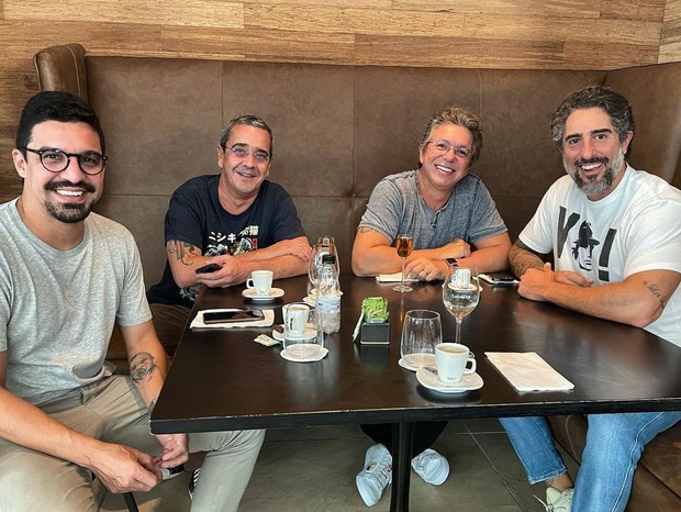 Boninho e Marcos Mion vão a restaurante juntos (Foto: Reprodução/Instagram)