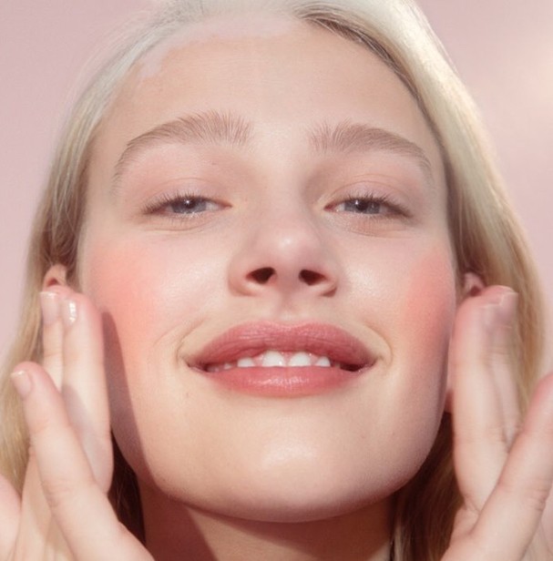 X, pele seca! 7 dicas para deixar a pele hidratada no inverno - Revista  Glamour | Pele