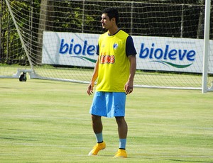 Com Léo e Egídio, Marcelo relaciona 21 atletas para jogo contra o Grêmio