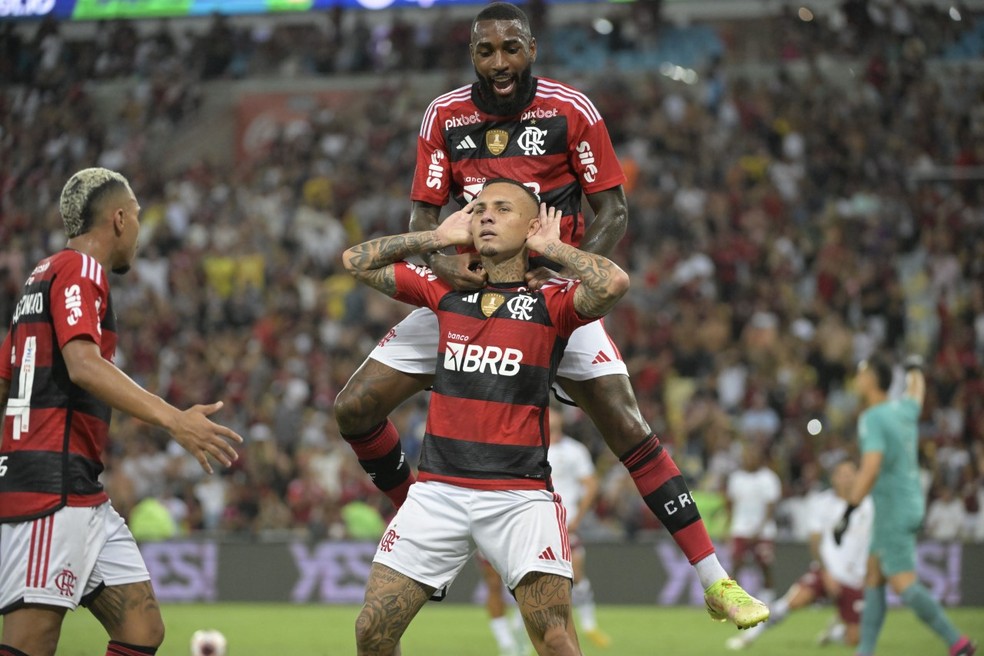 Cebolinha comemora gol do Flamengo em cima do Fluminense — Foto: André Durão