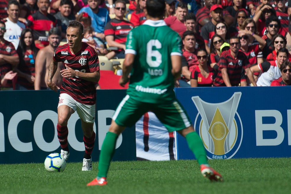 Lateral foi titular na estreia — Foto: Alexandre Vidal/Flamengo