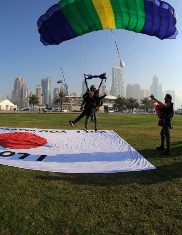 Maiara e Fernando pulam de paraquedas em Dubai (Foto: Reprodução/Instagram)