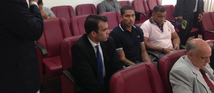 Guerrero é apenas advertido, e Rodrigo pega um jogo de suspensão