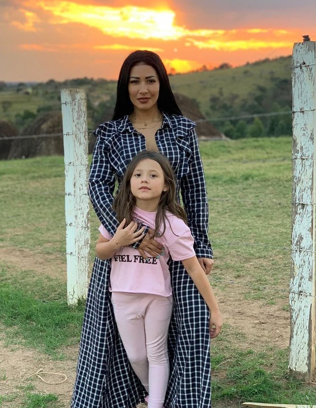 Simaria com a filha (Foto: Reprodução/Instagram)