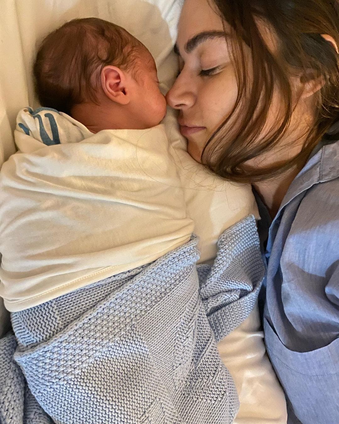 Thaila Ayala curte momento fofo com o filho após complicações na gravidez (Foto: Reprodução/Instagram)