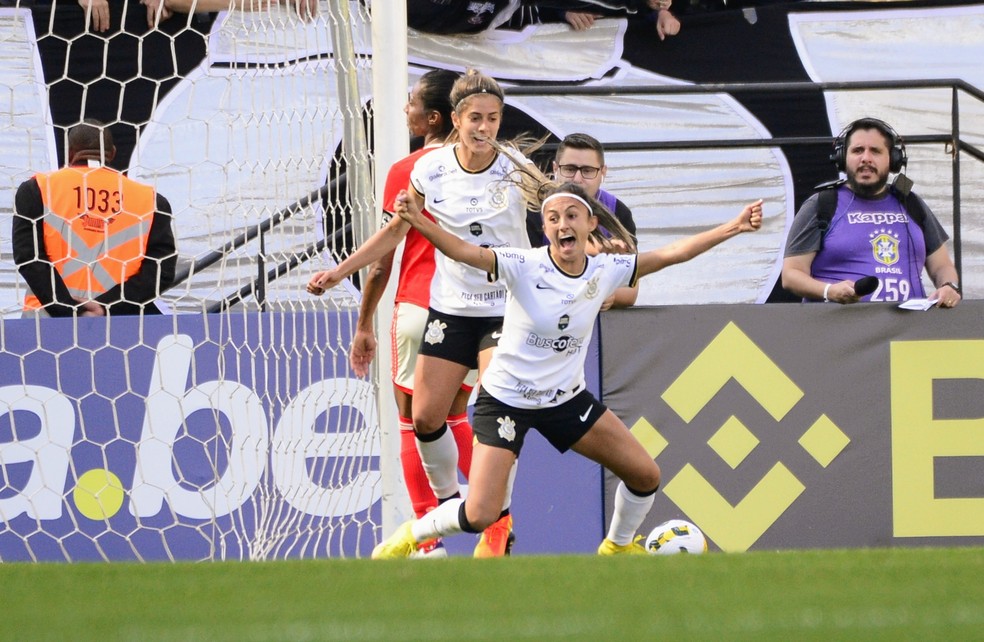 Corinthians abraça favoritismo e chega à Libertadores Feminina como time a ser batido