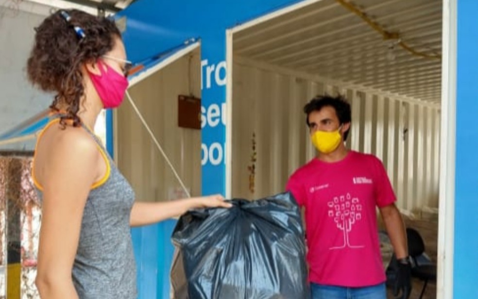 Campanha da Enel troca resíduos recicláveis por desconto na conta de energia de instituições sociais, em Goiânia, Goiás — Foto: Enel/ Divulgação