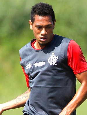 Hernane celebra artilharia e confiança: ‘Mostrei que tenho condições’