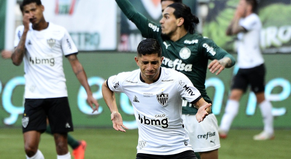 Savarino lamenta erro de finalização em Palmeiras 3x0 Atlético-MG — Foto: Marcos Ribolli