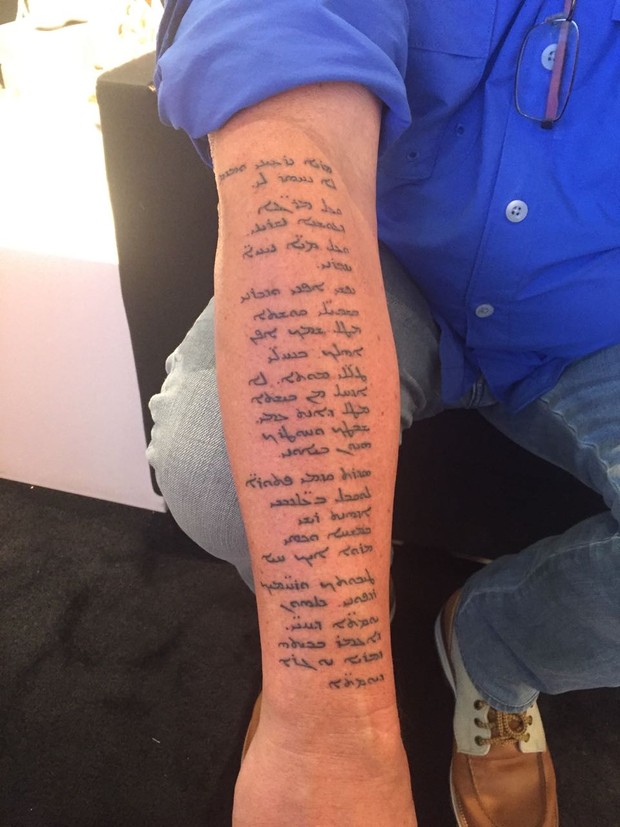 EGO Jayme Monjardim sobre tatuagem no braço 'Bebi vinho