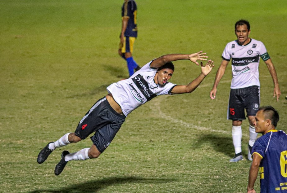 Homenagem Cleberson Faz Gol Da Vitoria E Dedica Para Aranha Negra Ex Goleiro Do Rio Negro Rio Negro Ge