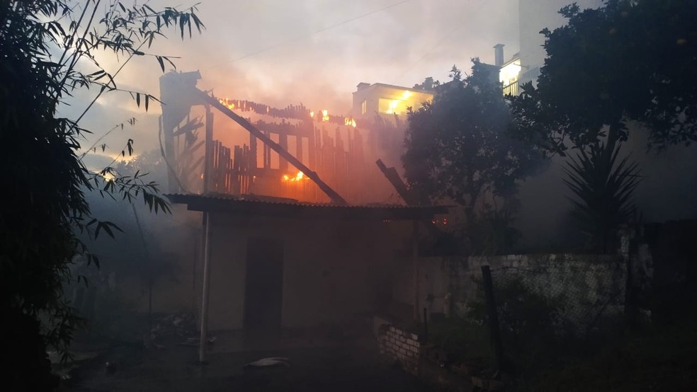 Incêndio em casa deixa uma pessoa morta em Flores da Cunha | Rio Grande do  Sul | G1
