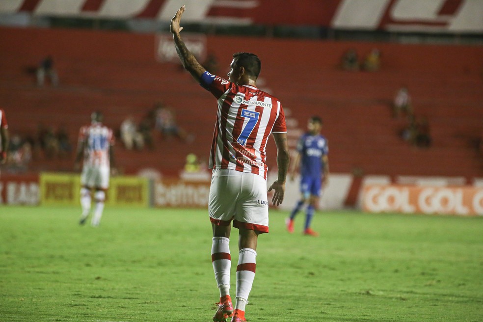 Vinicius disputou última partida pelo Náutico contra o Avaí — Foto: Tiago Caldas/CNC