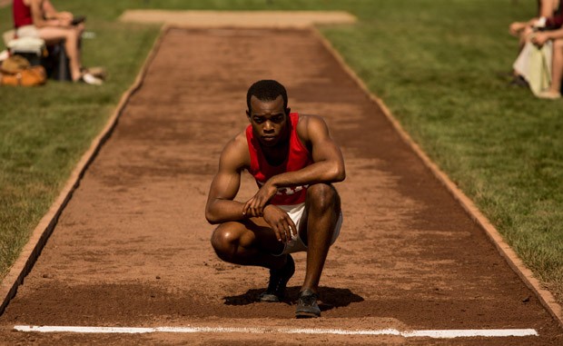Stephan James no papel de Jesse Owens em 'Race' (Foto: Divulgação)
