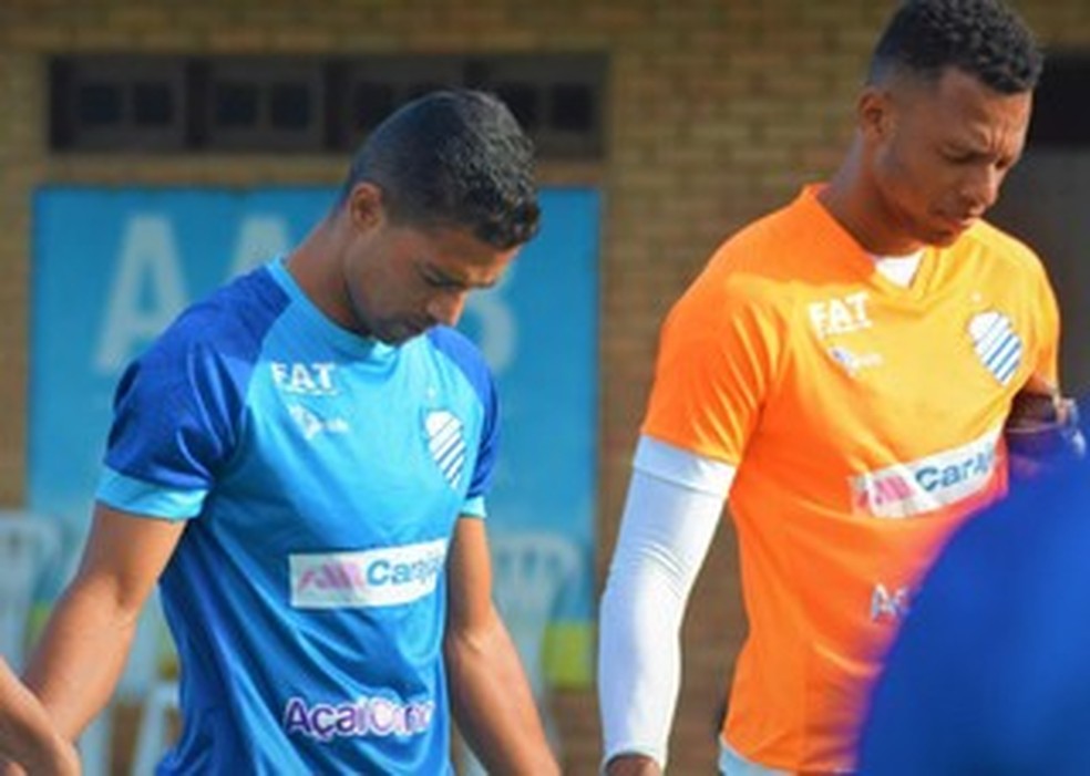 Ricardo Bueno jogador vai usar máscara protetora — Foto: Augusto Oliveira/Ascom CSA