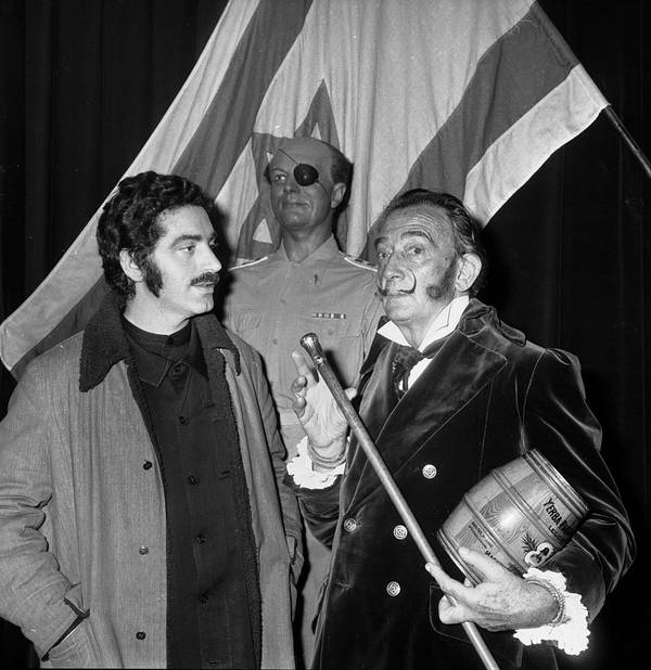 Paco Rabanne ao lado do artista Salvador Dalí