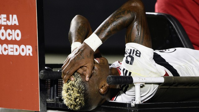 Arboleda deixa o gramado chorando em São Paulo x Palmeiras