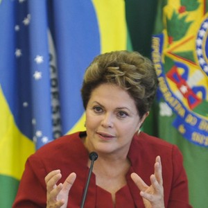 Dilma Rousseff em café da manhã com jornalistas no Palácio do Planalto (Foto: Antonio Cruz / ABr)