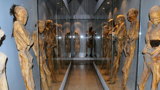 Exposição de múmias no México pode gerar riscos à saúde, dizem cientistas
