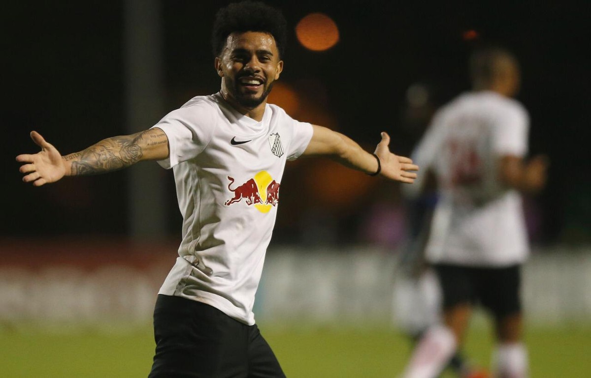 Rb Bragantino Elenco Destaque Da Serie B Claudinho Deixa Status De Promessa No