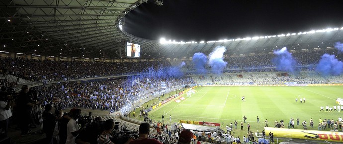 Em baixa, Cruzeiro e Atlético-MG lutam por liderança e guinada em 2015