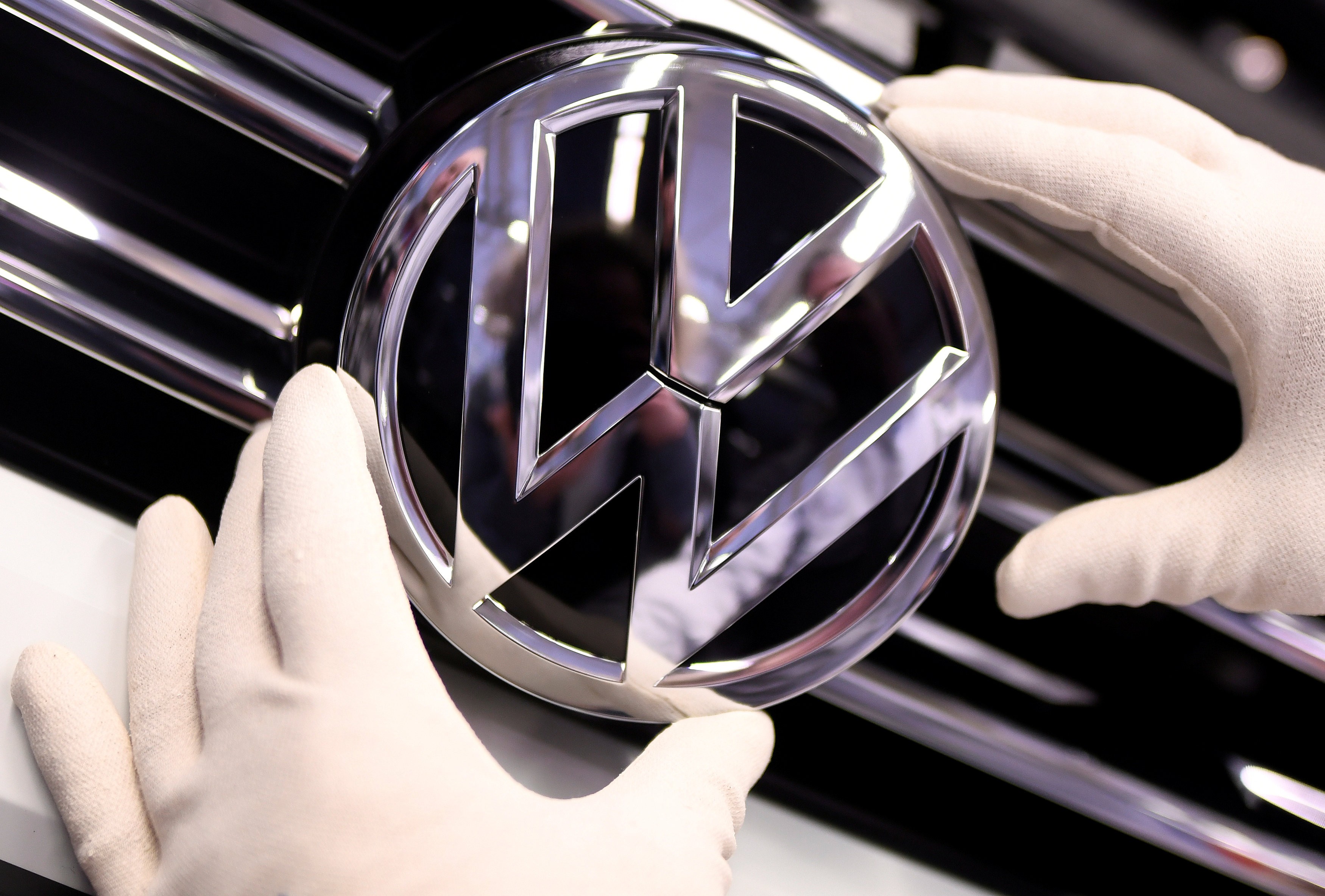 Volkswagen confirma suspensão de anúncios pagos no Twitter