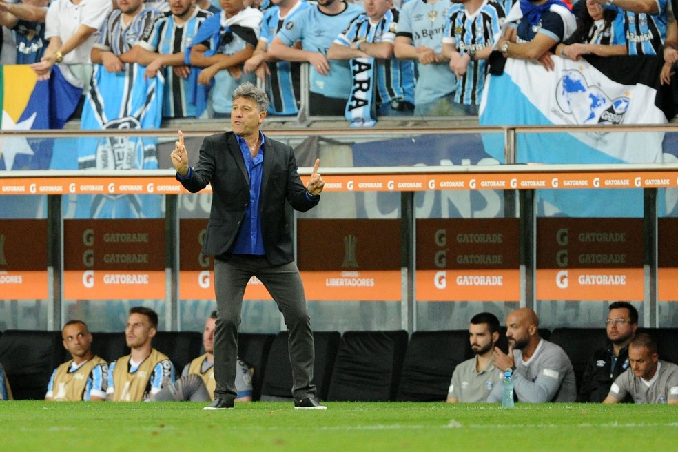 Sem muitas opÃ§Ãµes, Renato nÃ£o conseguiu mudar o jogo em seu favor â Foto: Wesley Santos / AgÃªncia PressDigital