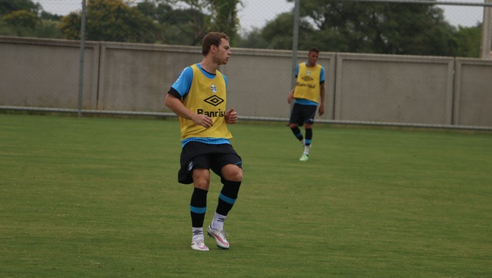 Felipão faz alterações, saca Lincoln e testa Lucas Coelho no time titular