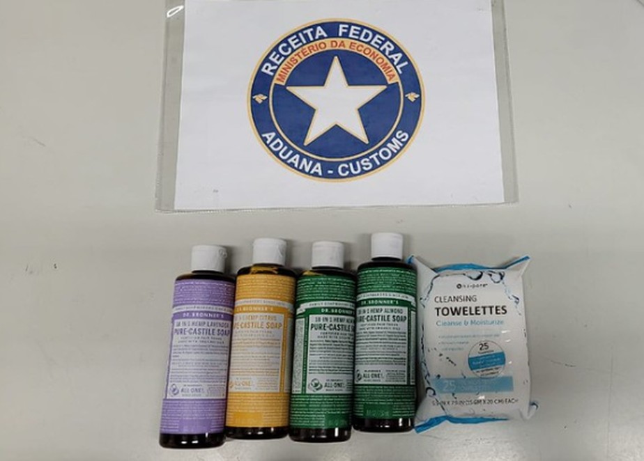 Maconha líquida em frascos de cosméticos é apreendida no Aeroporto Tom Jobim