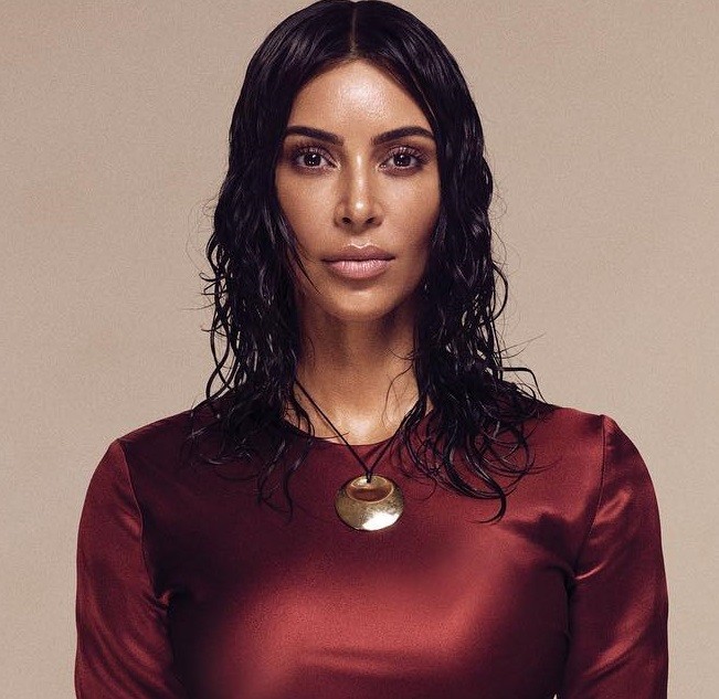 Kim Kardashian usa wet hair (Foto: Reprodução Instagram (@kimkardashian))