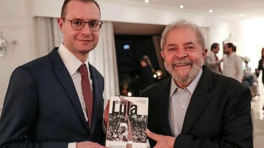 O advogado Cristiano Zanin e o presidente Lula