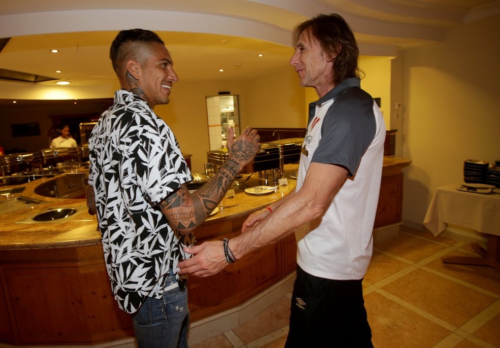 Guerrero e o técnico Gareca (Foto: Divulgação / Peru)