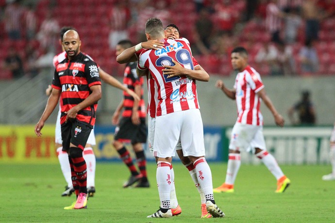 Náutico x Atlético-GO (Foto: Marlon Costa / Pernambuco Press)