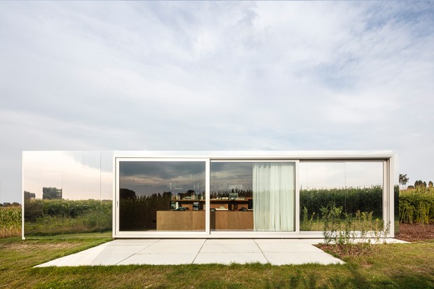 Escritório de arquitetura ganha duas sedes instaladas em contêineres, na Bélgica (Foto: Divulgação/TOOP architectuur)