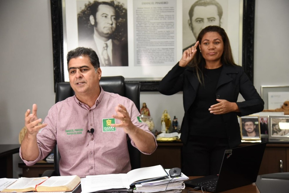 Prefeito diz que tendência é tornar o uso facultativo  — Foto: Gustavo Duarte/Secom