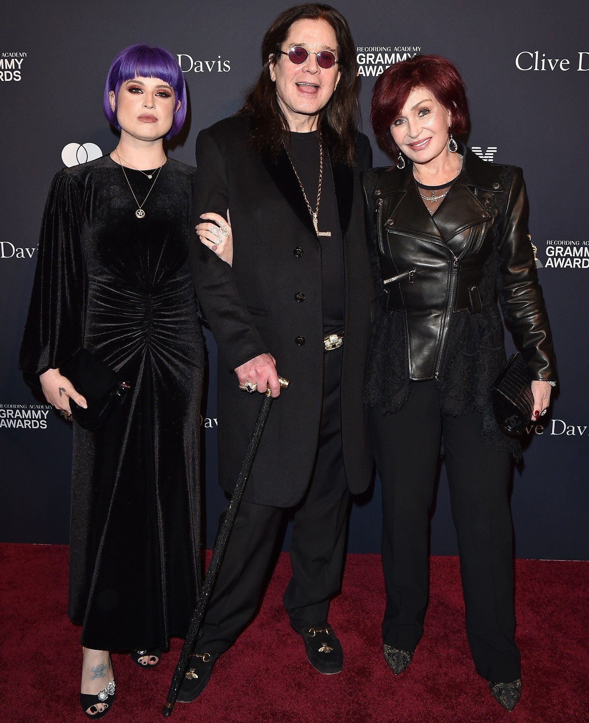 Ozzy e Sharon Osbourne ao lado da filha Kelly (Foto: Getty Images)