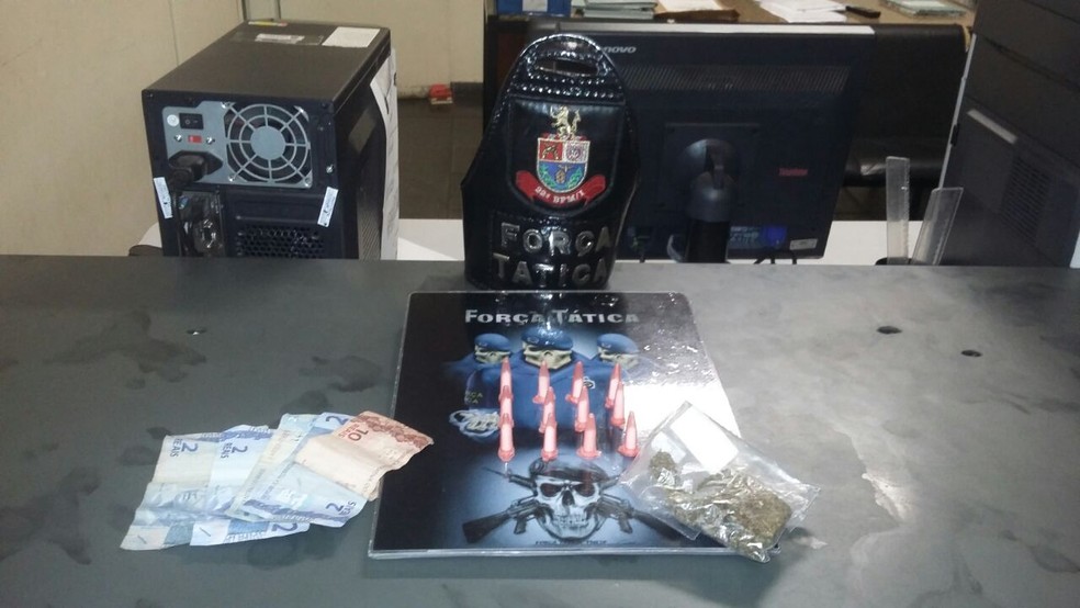Drogas foram apreendidas pela polícia em Itapetininga (Foto: Divulgação/PM)